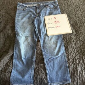 Sonoma Women’s Cropped Straight Jeans in Light Blue Denim(4)